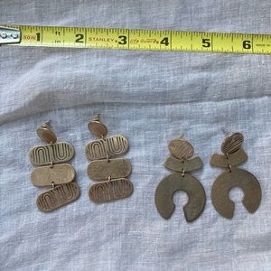 Earrings, necklaces, rings, bracelets, and misc jewpeer items